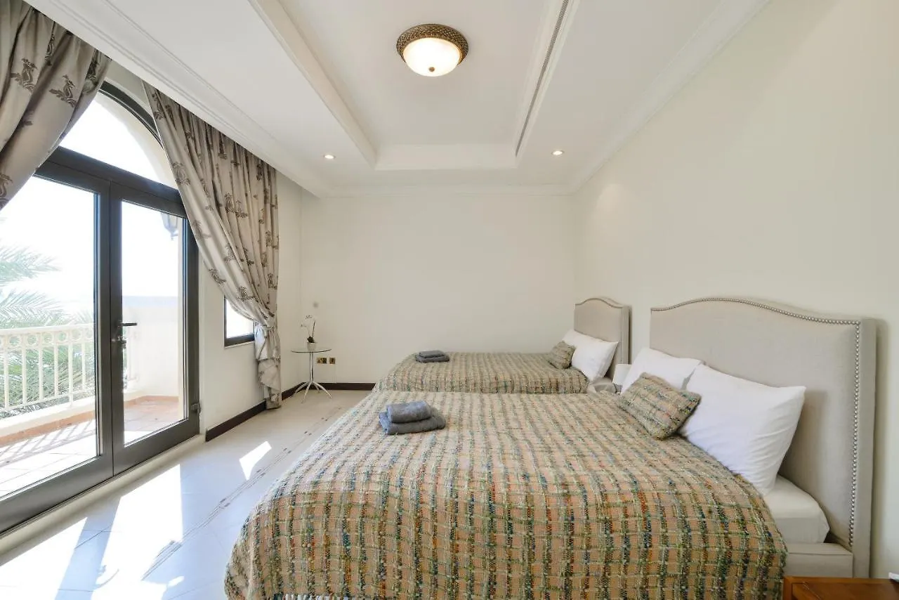 Short Booking El Trio For Ten Dubai Villa