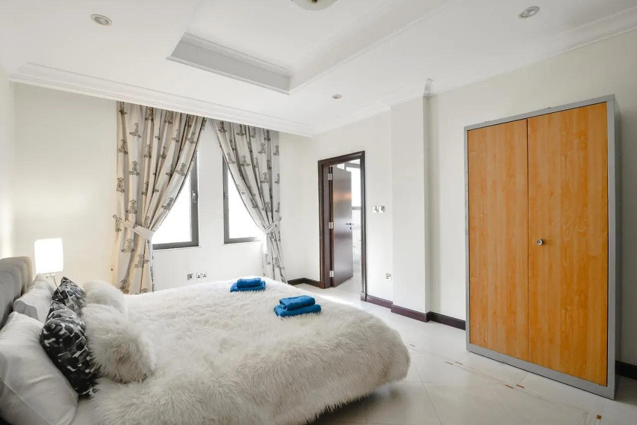Short Booking El Trio For Ten Dubai