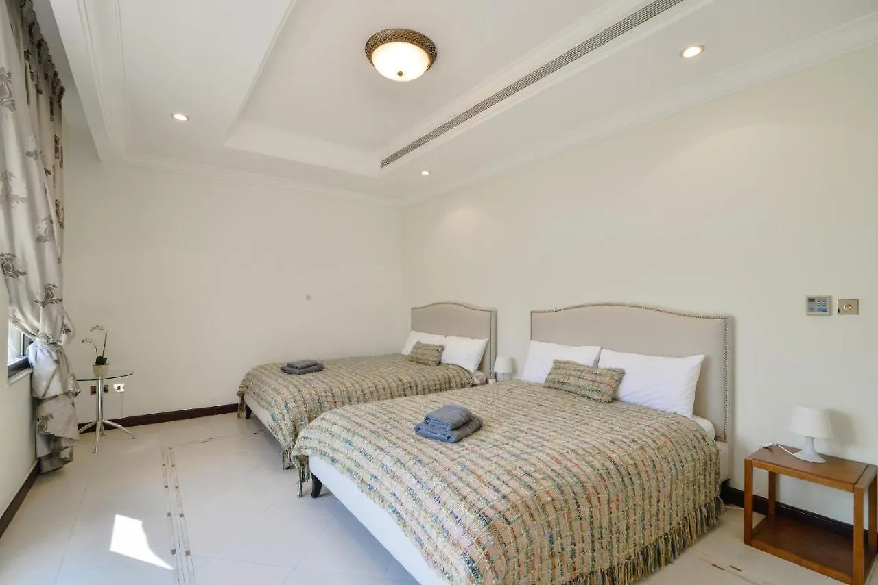 Short Booking El Trio For Ten Dubai 0*,
